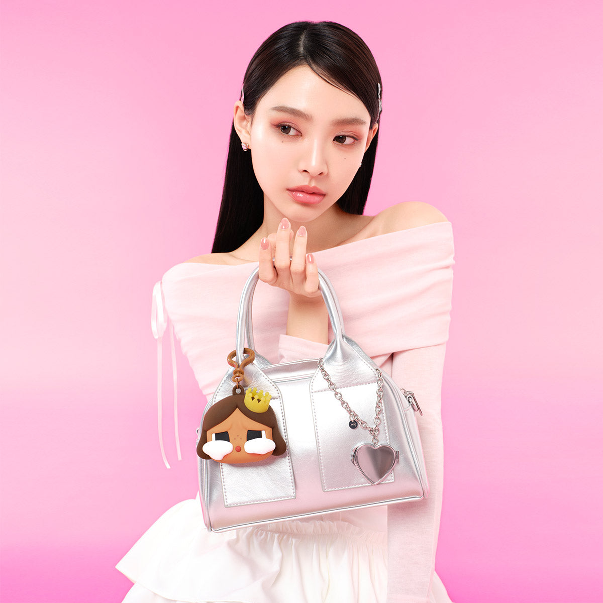 POP MART CRYBABY Shiny Shiny Series 1 box Hanging Earphone Case (1 piece)